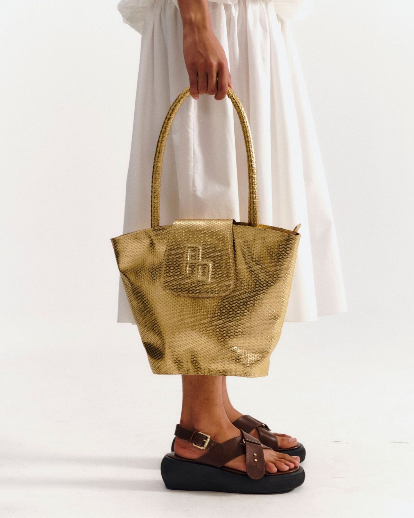 Bolsa Valve Dourado