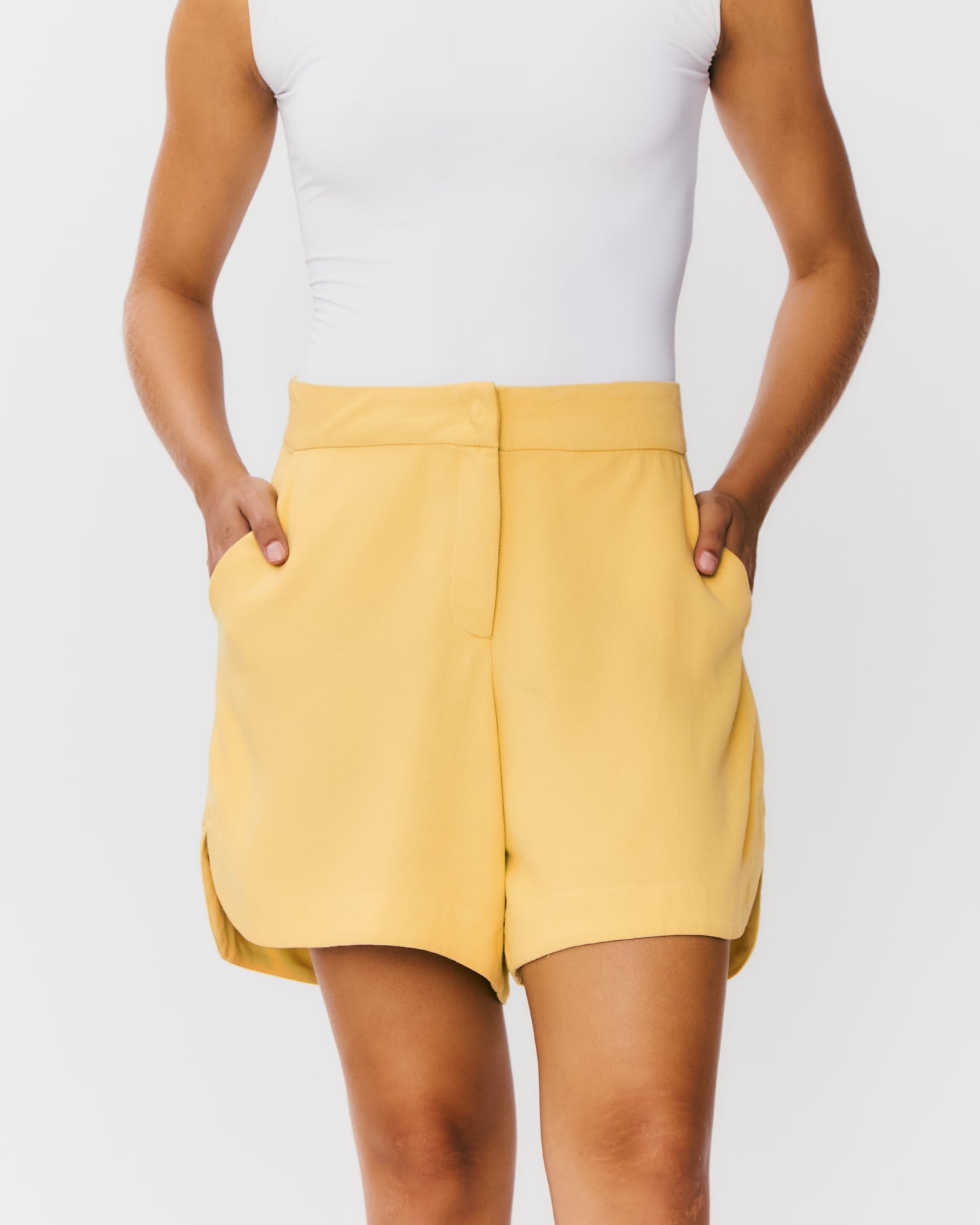 Short Skip Light Yellow