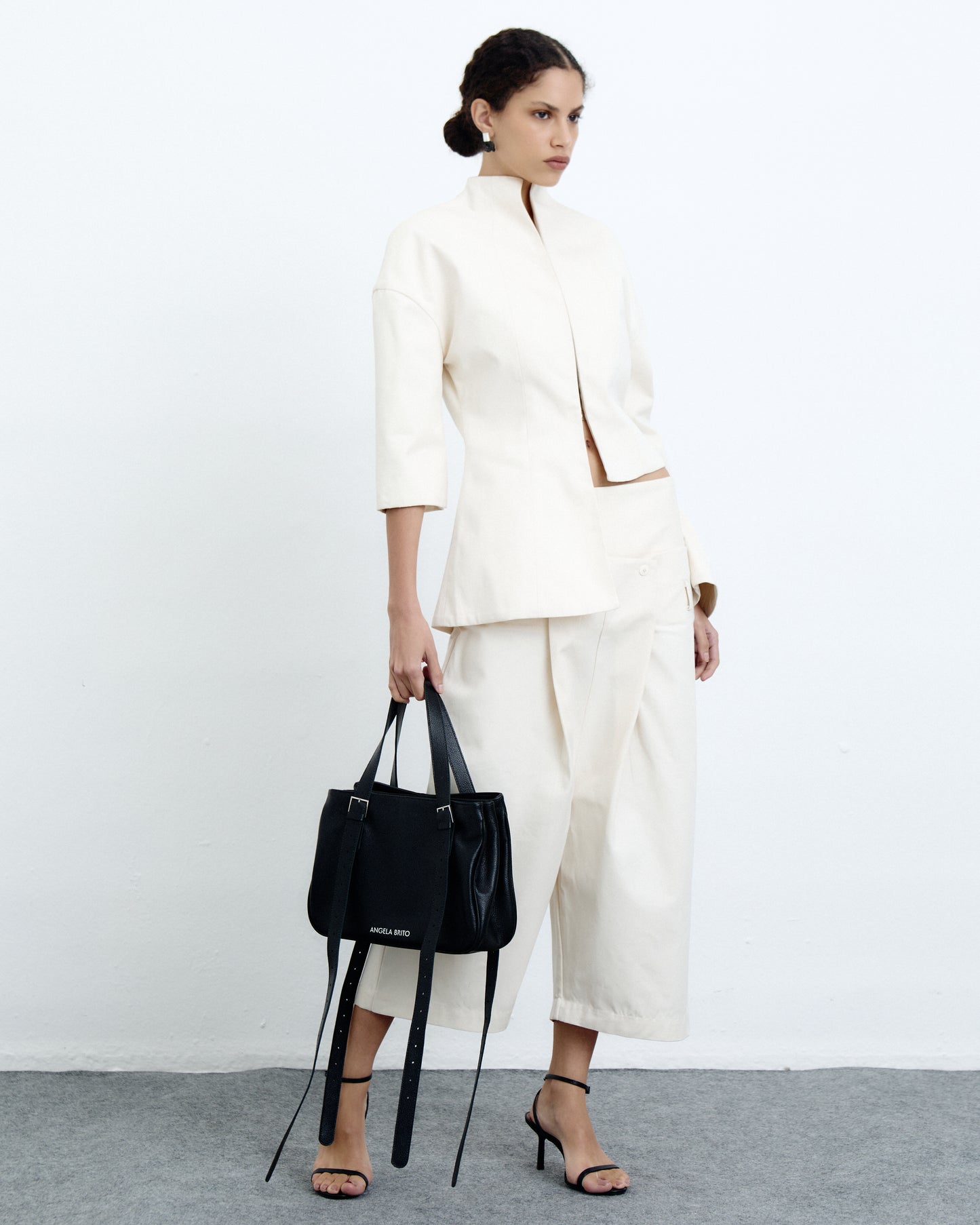 Bermuda Relevo Off-White